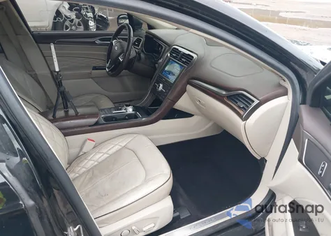 2017 Ford Fusion Platinum z USA, uszkodzony, nr VIN 3FA6P0K98HR103704